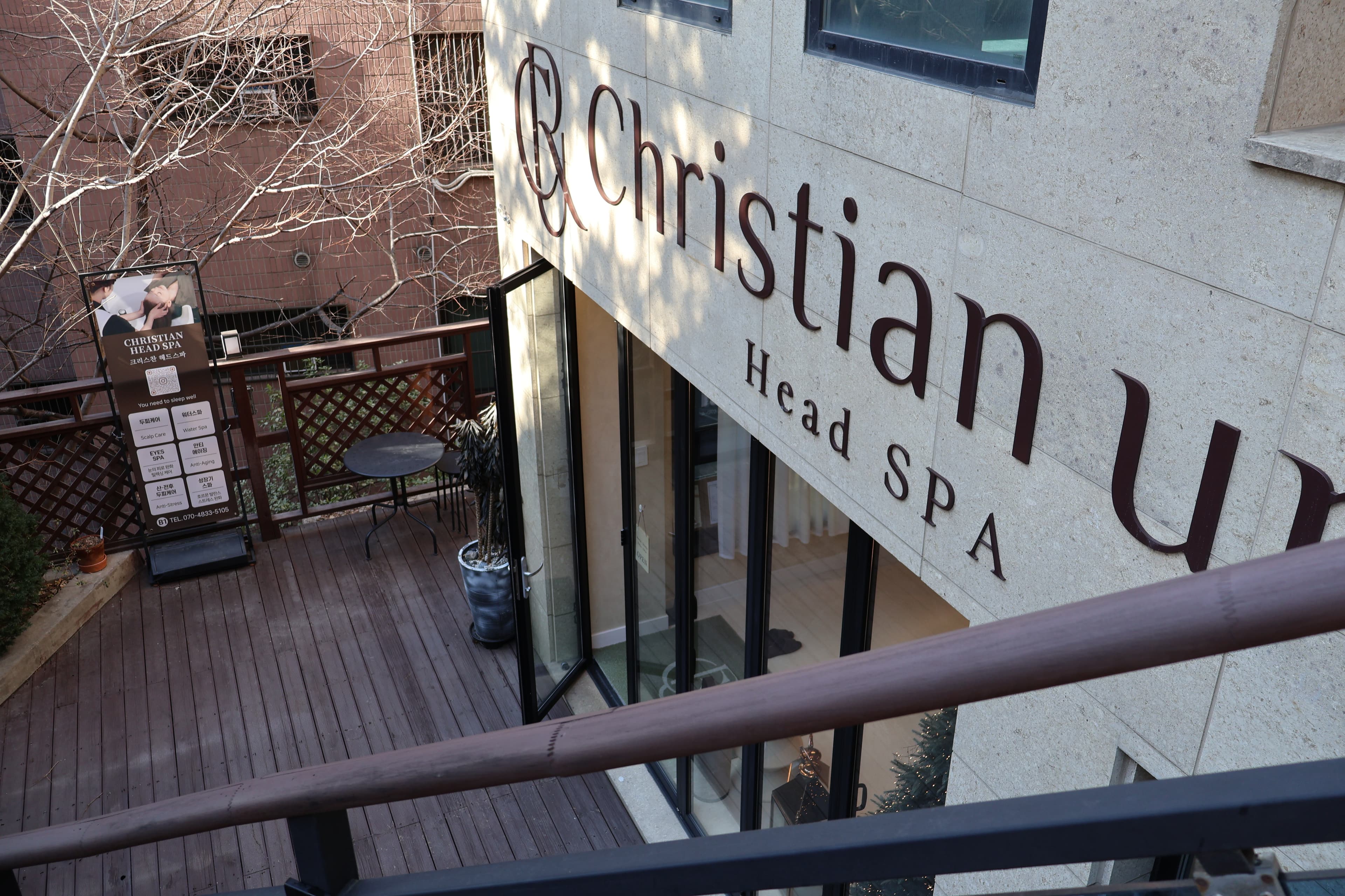 Christian unv Head Spa exterior